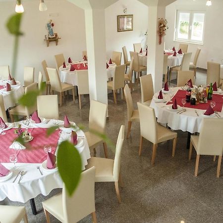 Pansion Danijel Hotell Međugorje Exteriör bild