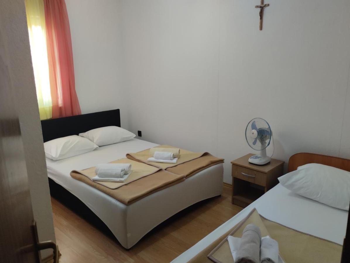Pansion Danijel Hotell Međugorje Exteriör bild